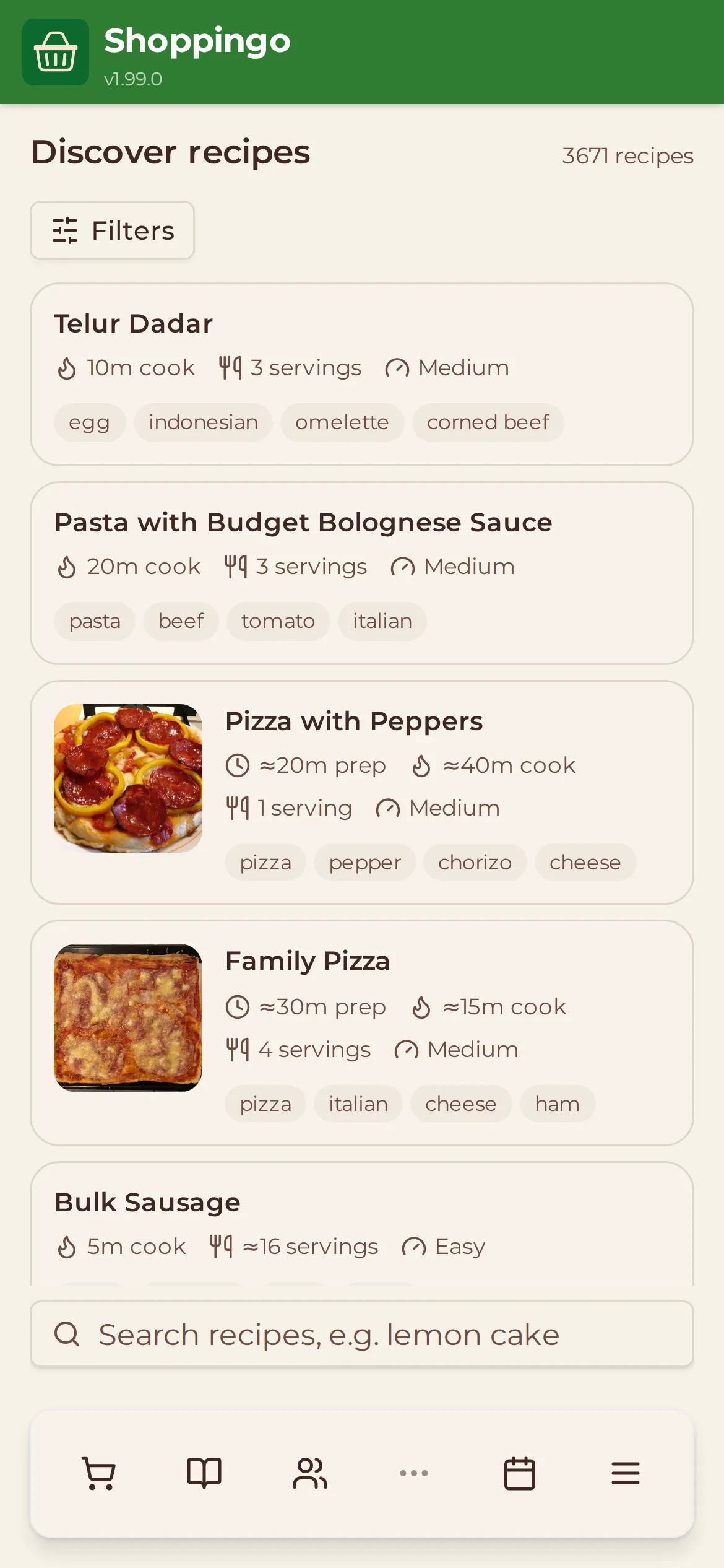 The Discover page in Shoppingo, listing recipes with cooking times, servings, difficulty and tags.